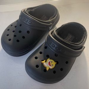 Black, toddler crocs